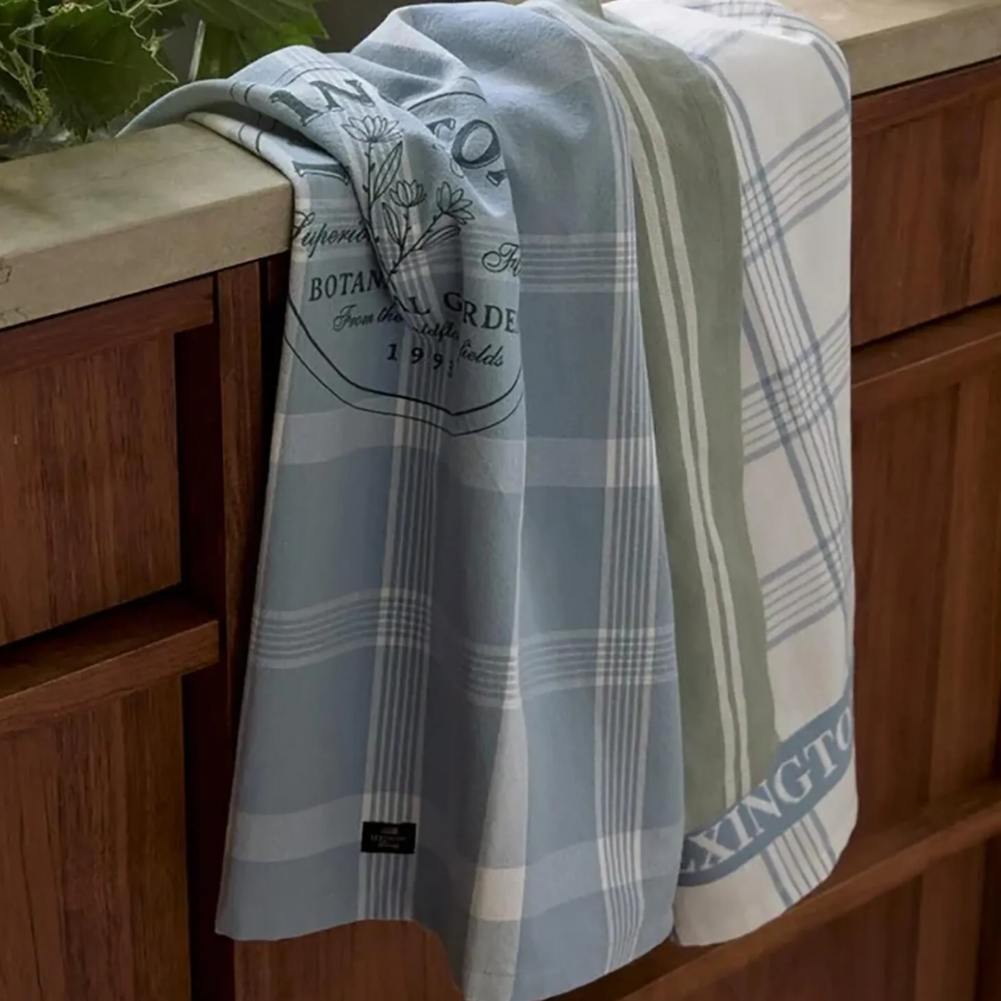 Botanical Checked Organic Cotton Kitchen Towel, blue/white