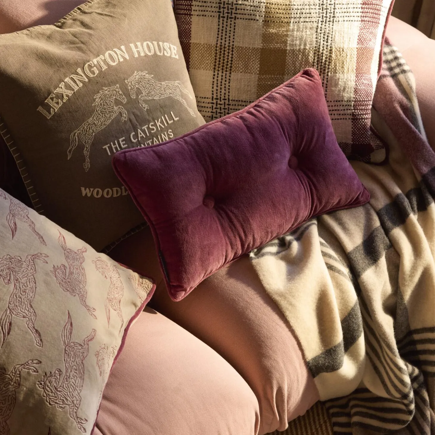 Buttoned Pillow, burgundy