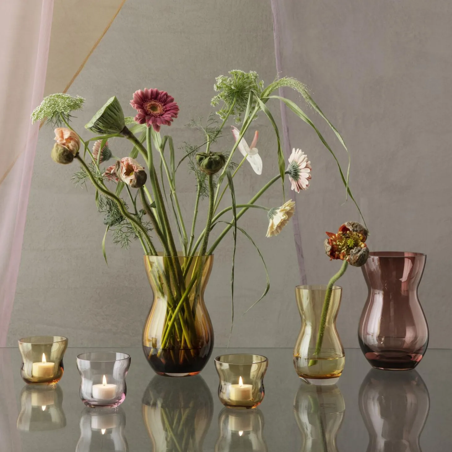 Calabas vase, amber