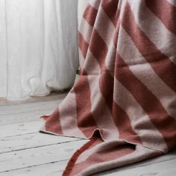 Fishbone plaid, rusty red