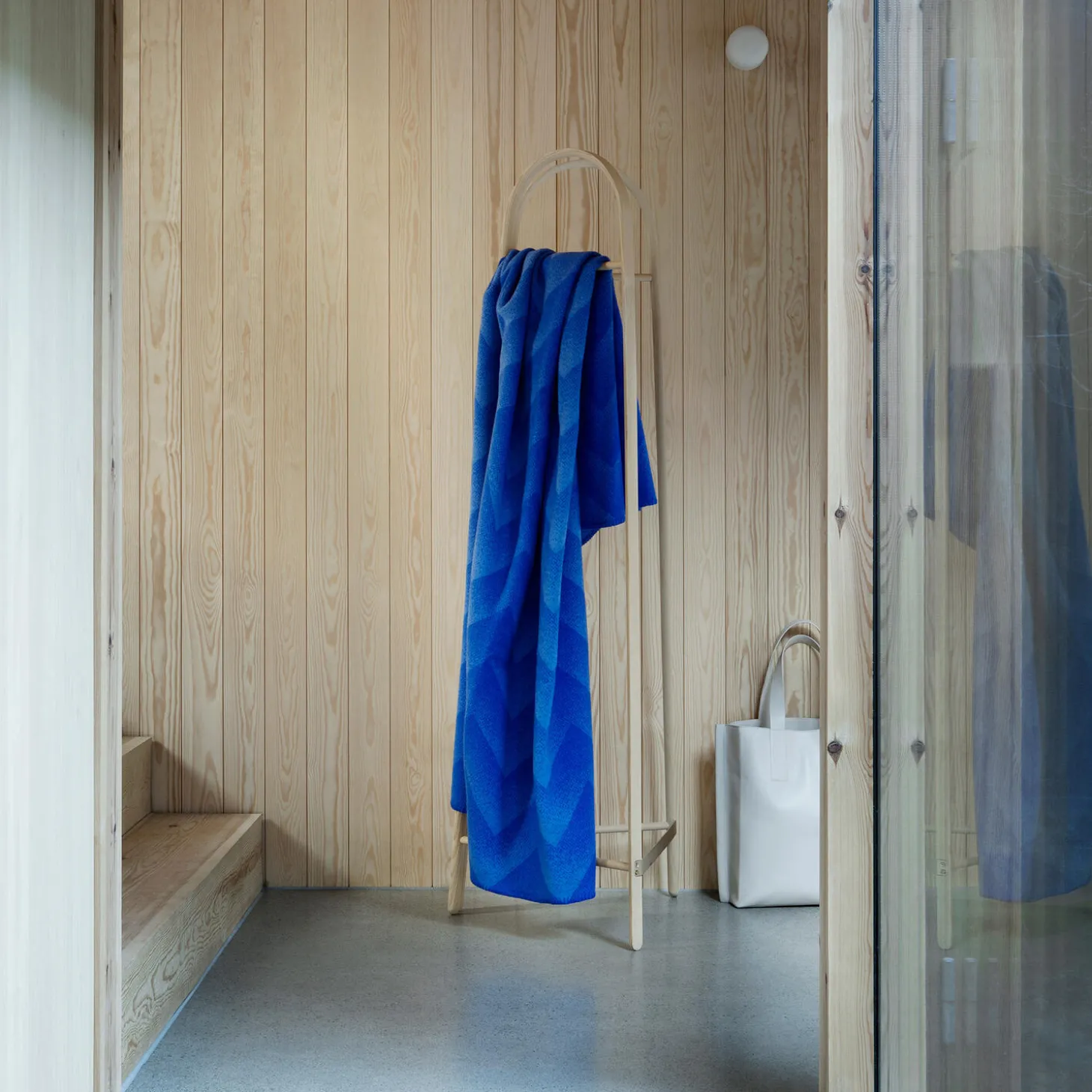 LYNILD Throw, blue