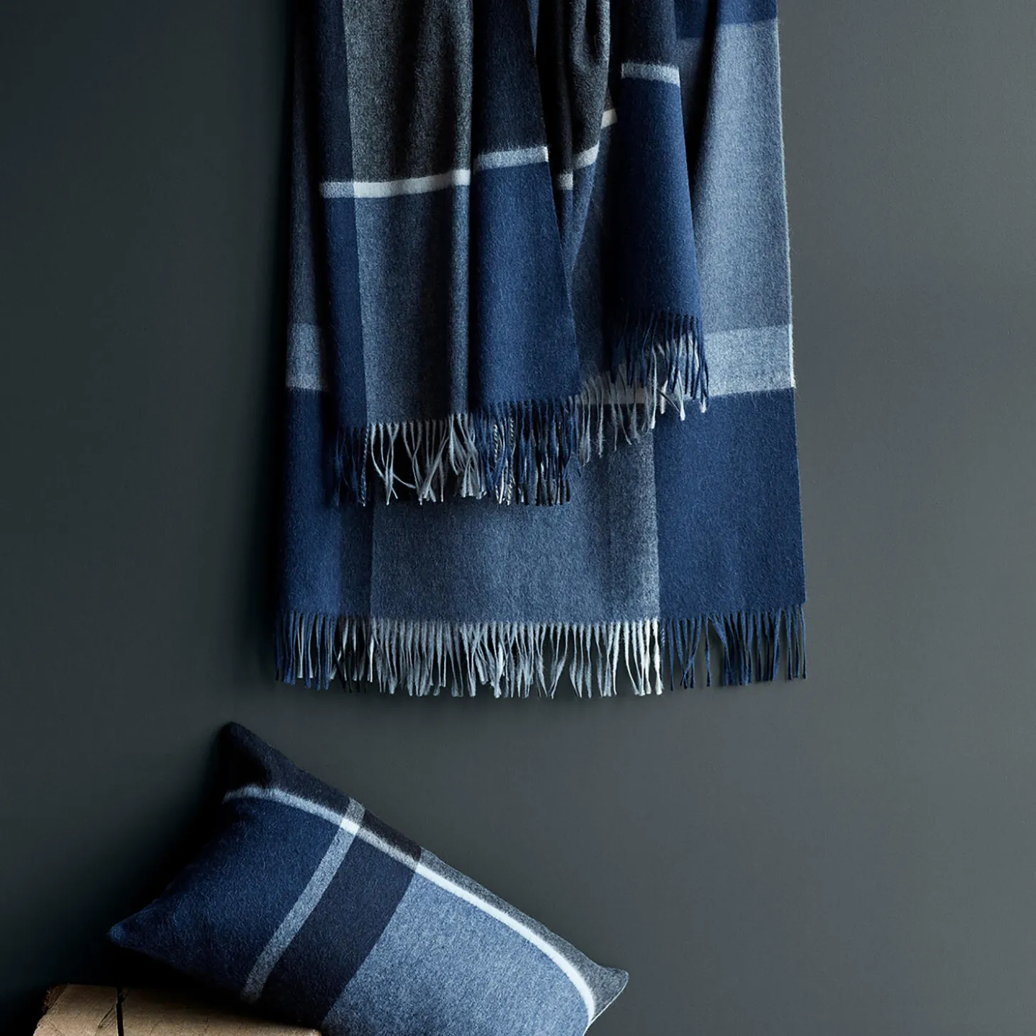 Manhattan plaid, dark blue/asphalt