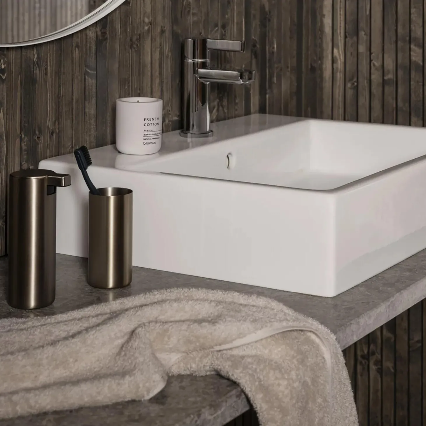 MODO Toothbrush Holder, brass/metallic finish