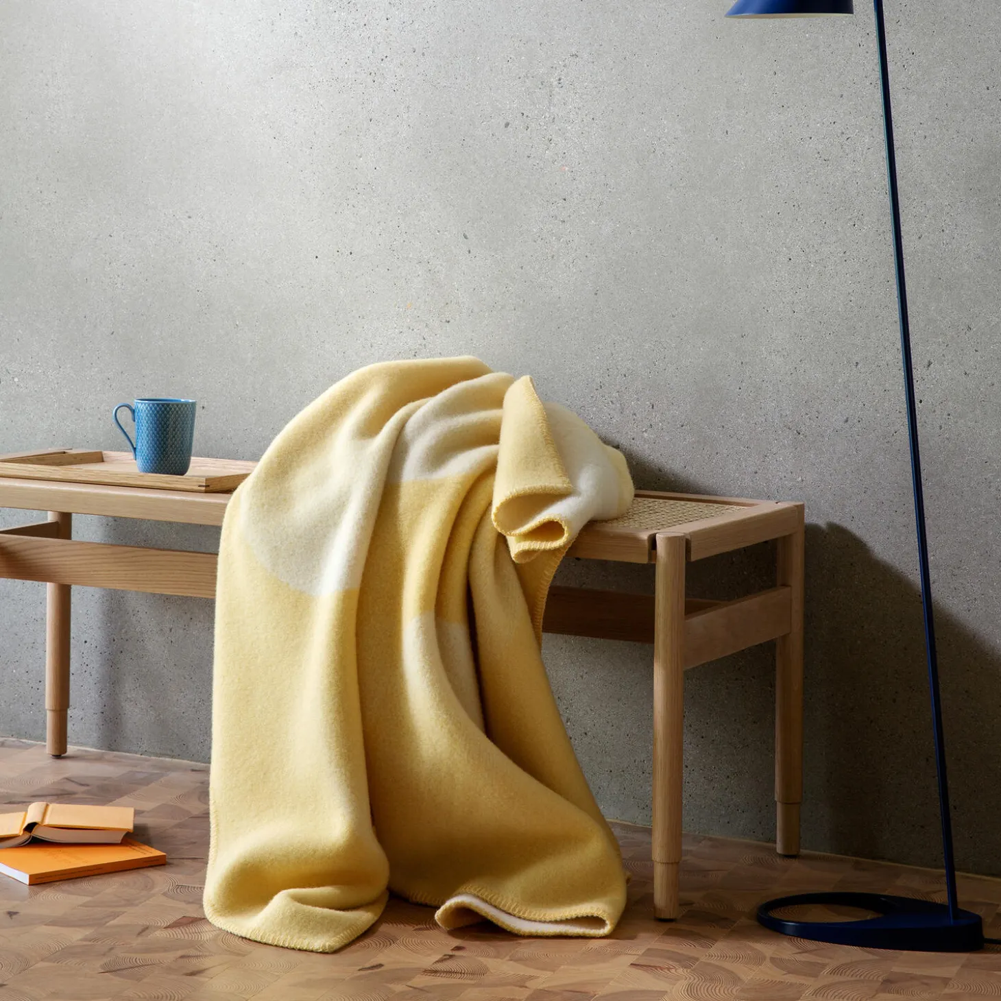 MOON Throw, yellow ray