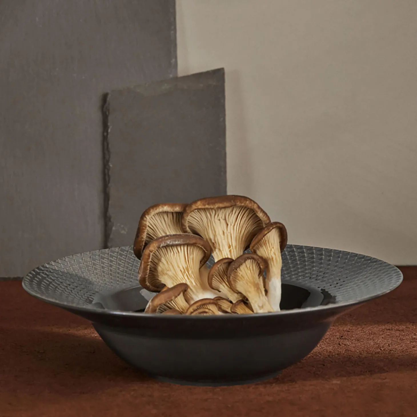 Rhombe Earth Dyb tallerken Ø 24.5 cm, slate
