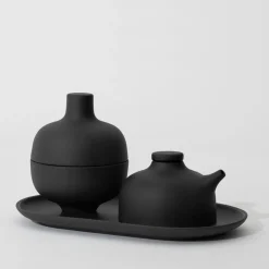 Sand Secrets Plate, black clay