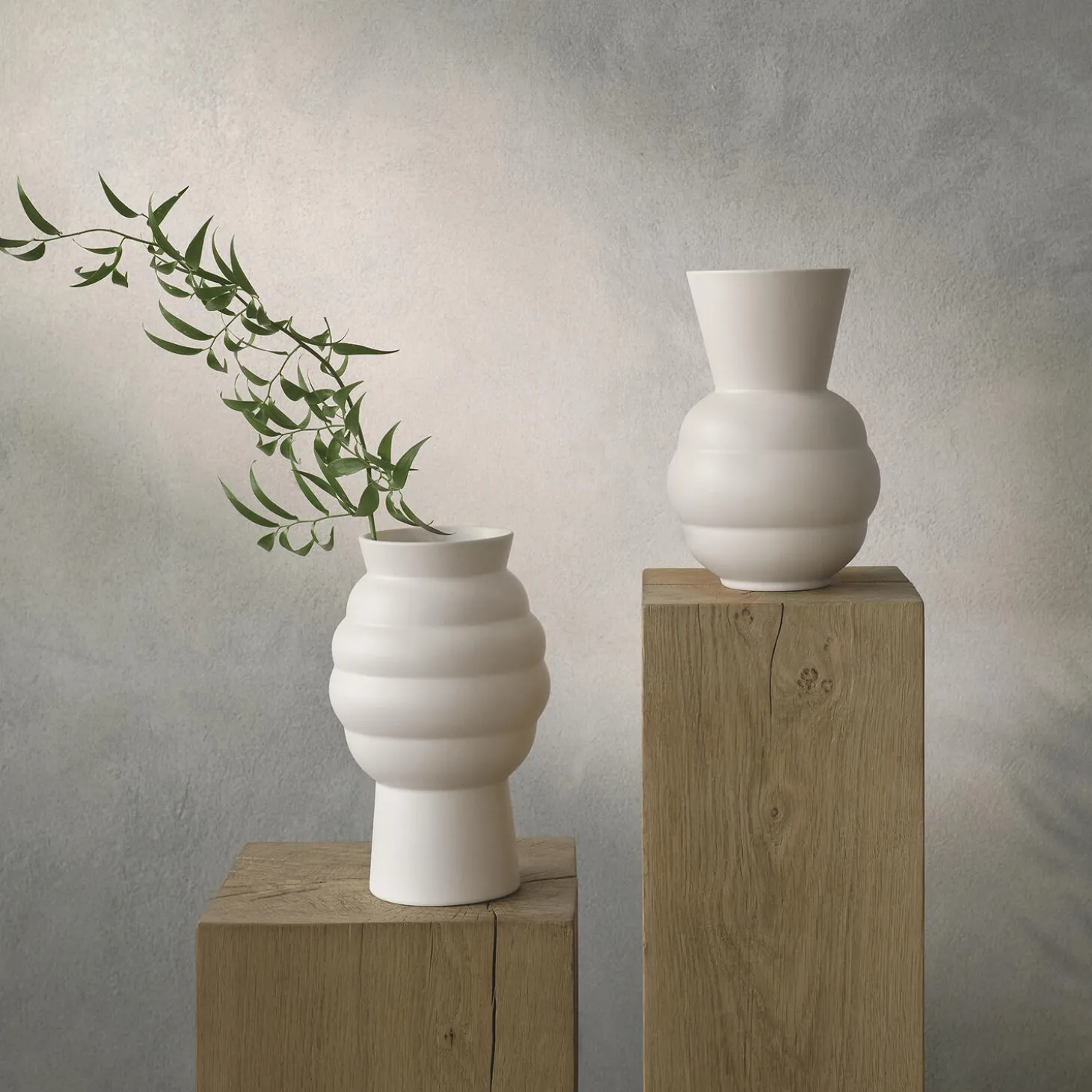 Tortus Archie vase No 2, white